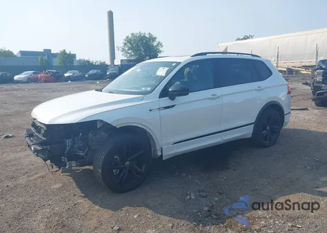 2023 Volkswagen Tiguan 2.0T Se R-Line Black z USA, uszkodzony, nr VIN 3VV8B7AX9PM055640